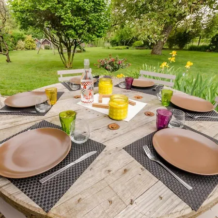Estissac, 3 Pieces, 4 Personnes - Fr-1-543-82 *